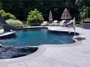 19 Calvin Rd, Weston, CT 06883