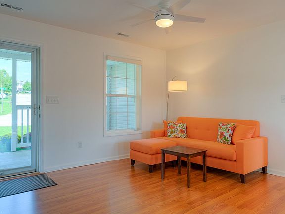 3rd image of 185 Sequoia Cir NW