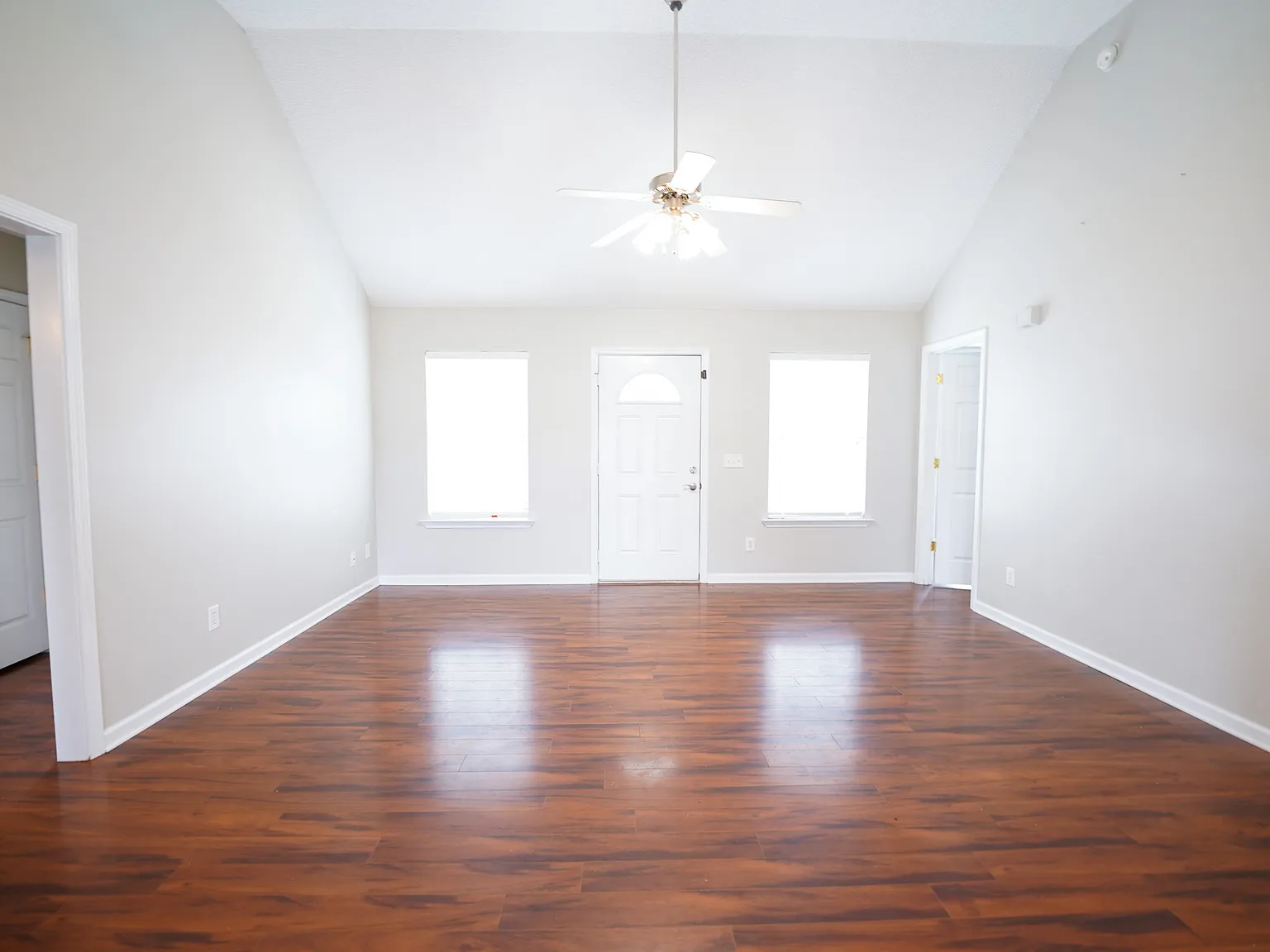 3 bed, 1248 sqft, $2,150 — Photo 4