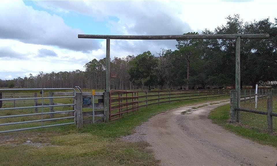 1st image of 2204 Shady Ln