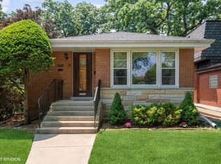 2301 Ruth Ave, Park Ridge, IL 60068