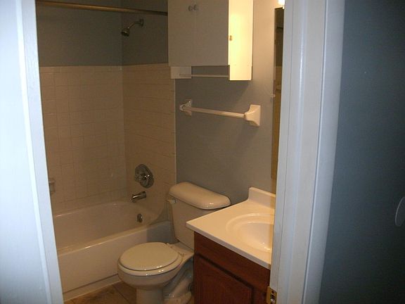 4th image of 330 Diven Ct