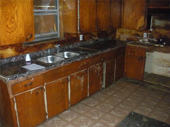 3rd image of 1018 Annabelle Ln