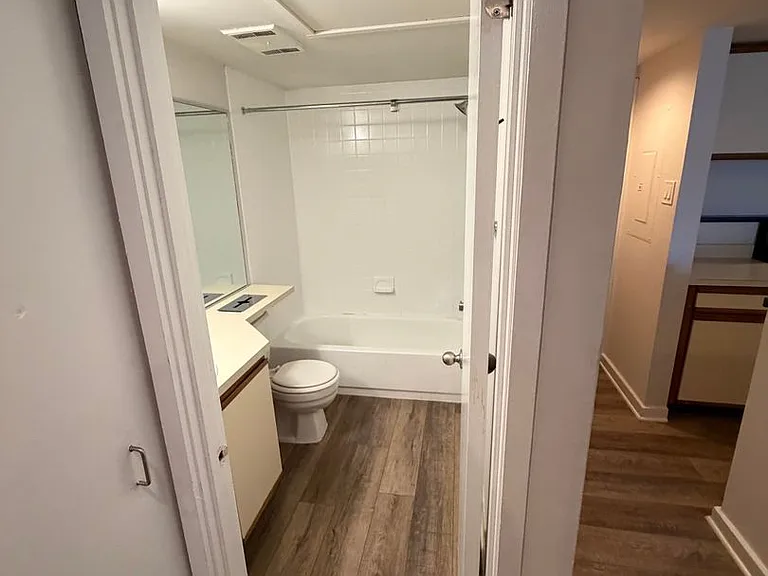 237 Chestnut St #1-403 — Photo 11