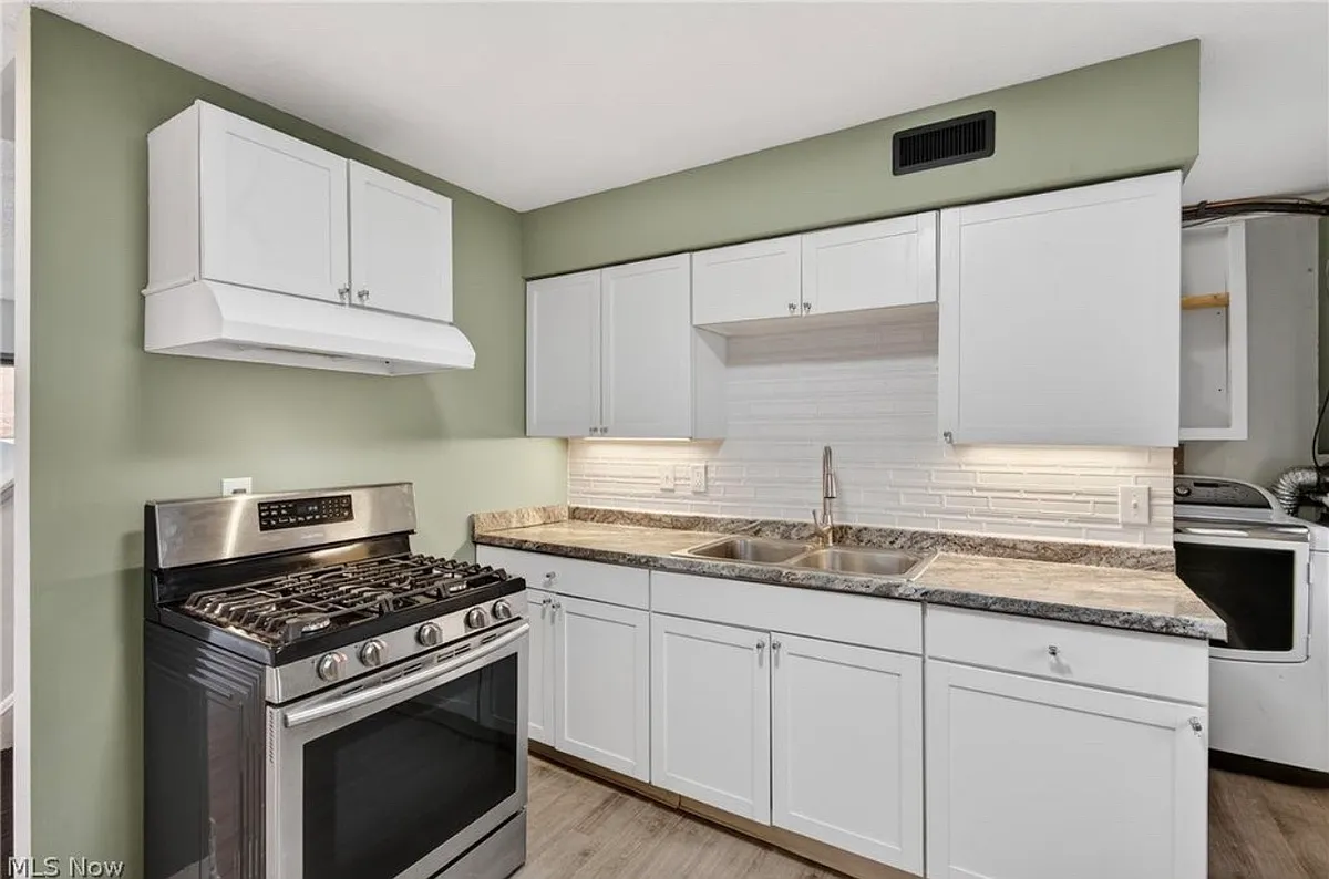 Building Photo - 193 Dalepark Dr #7