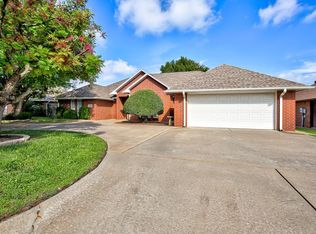 4322 Briar Ridge Rd, Enid, OK 73703