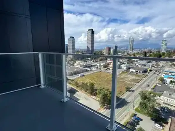13738 Central Ave #1710, Surrey, BC V3T 0K6