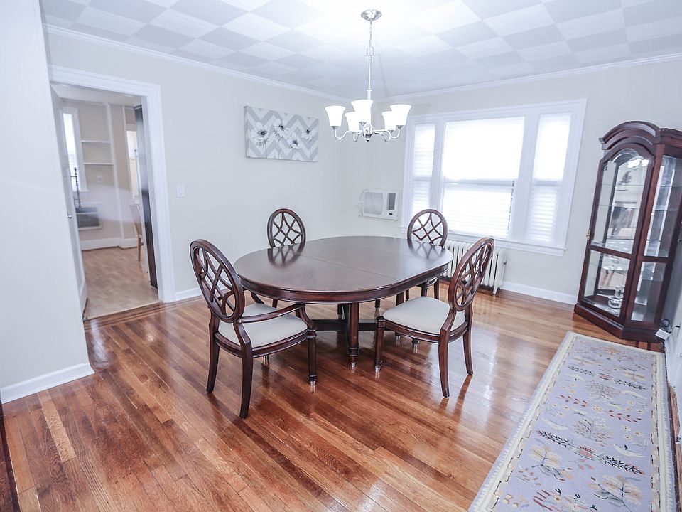 1st image of 114 Mowbray Dr