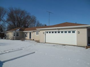 645 W Division St, Manteno, IL 60950