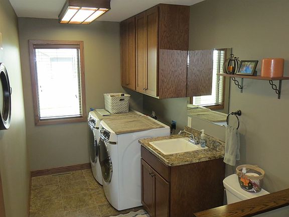 4th image of 502 Nicklaus Dr