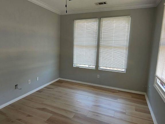 3rd image of 4600 Gaston Ave #5