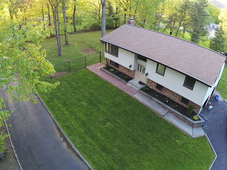 1st image of 3 Edelweiss Ln