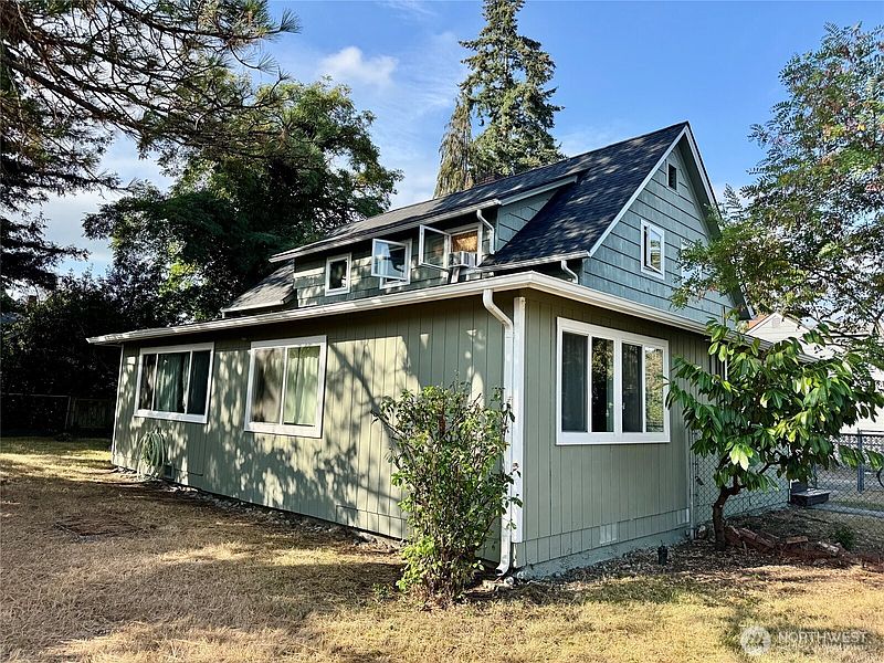 3rd image of 406 117th Street S