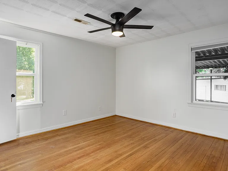 314 Columbus Ave — Photo 12