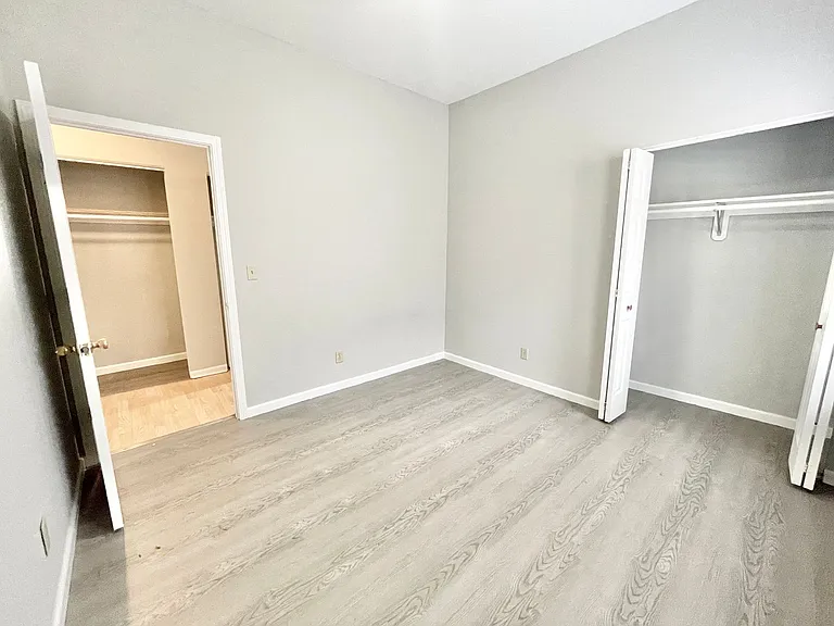 1718-34 E Lafayette Pl — Photo 37