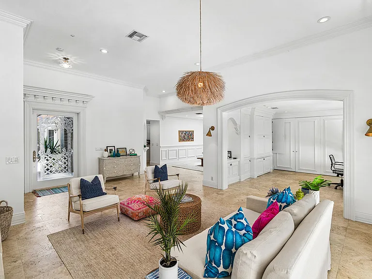 6206 NW 23rd St — Photo 3