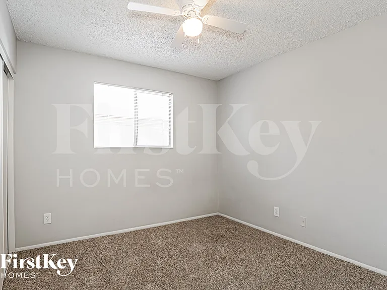 1918 E Watson Dr — Photo 12