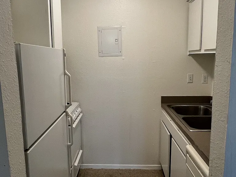 3903 Peterson Ave — Photo 9