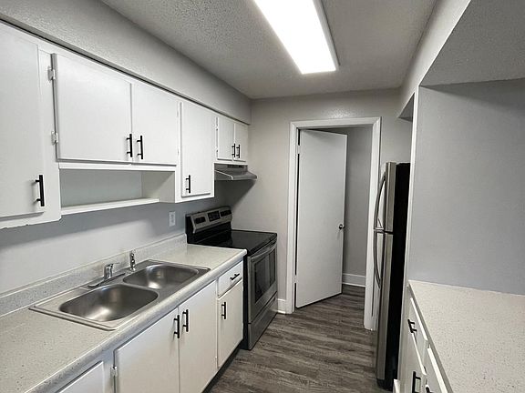 5th image of 4038 W Kennedy Blvd