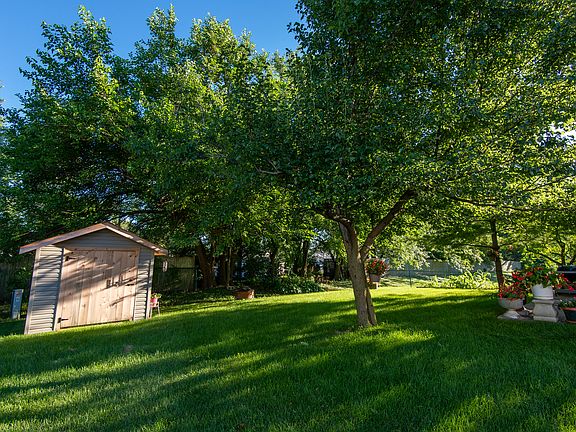 5th image of 16733 W Saddlewood Dr