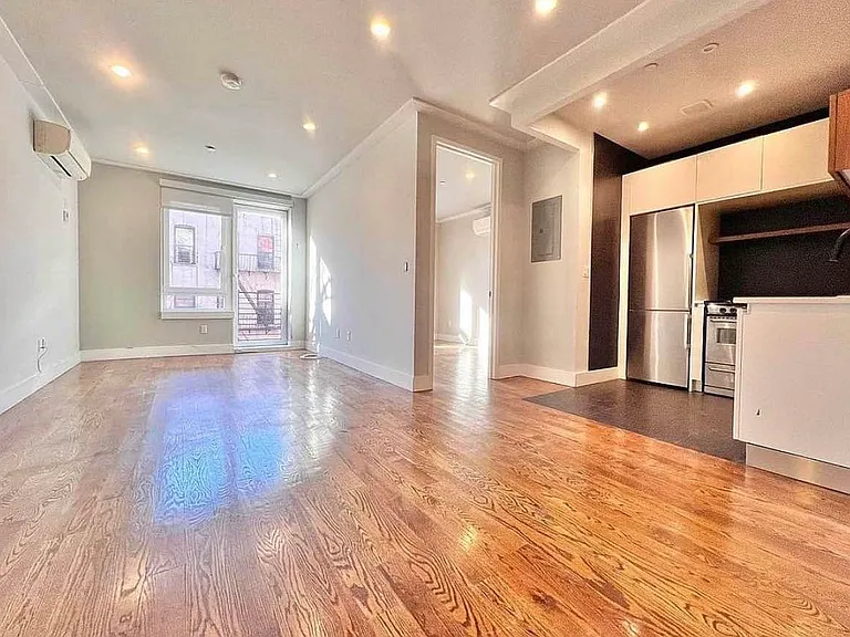 62 E 21st St #1D — Photo 1