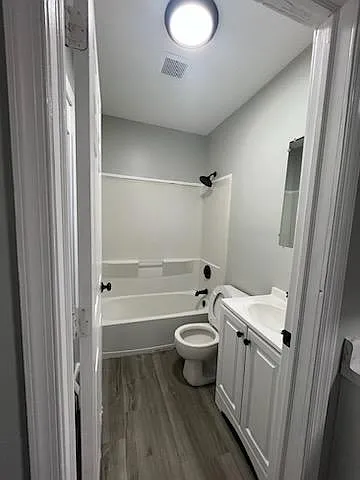 7 Circle Dr #3 — Photo 2