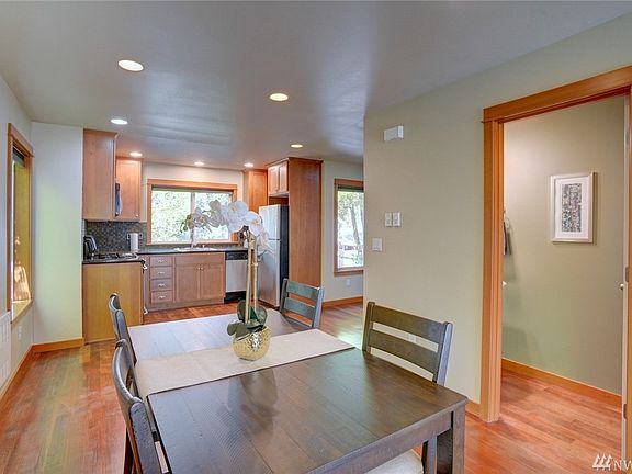 4th image of 2511A NE 125th St