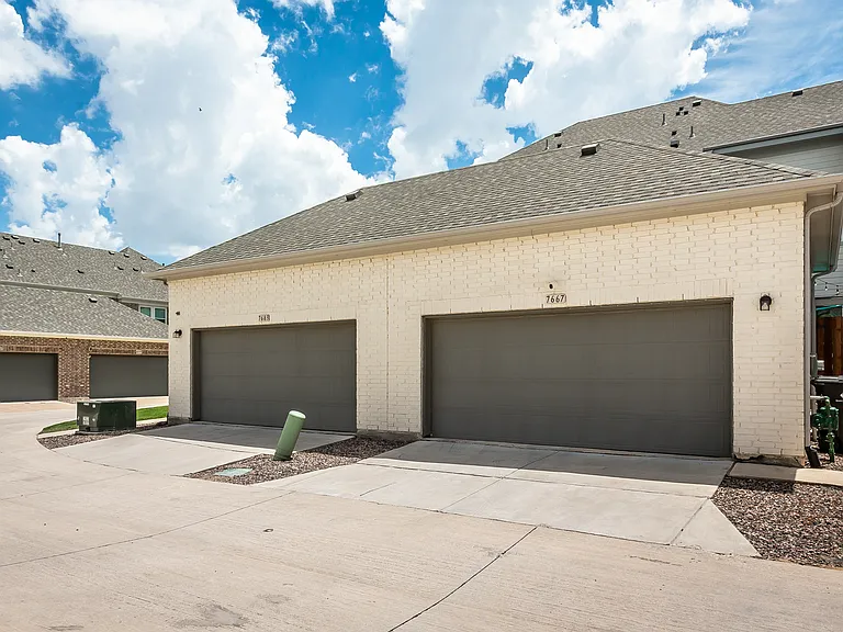 7667 Tiffany Dr — Photo 39