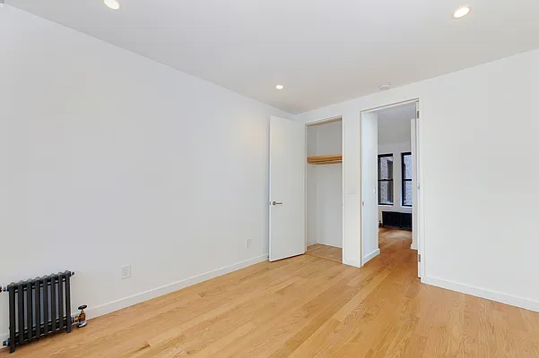 Rented by Aether Property Group | media 27