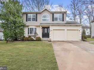 9 Frosty Hollow Ct, Sicklerville, NJ 08081