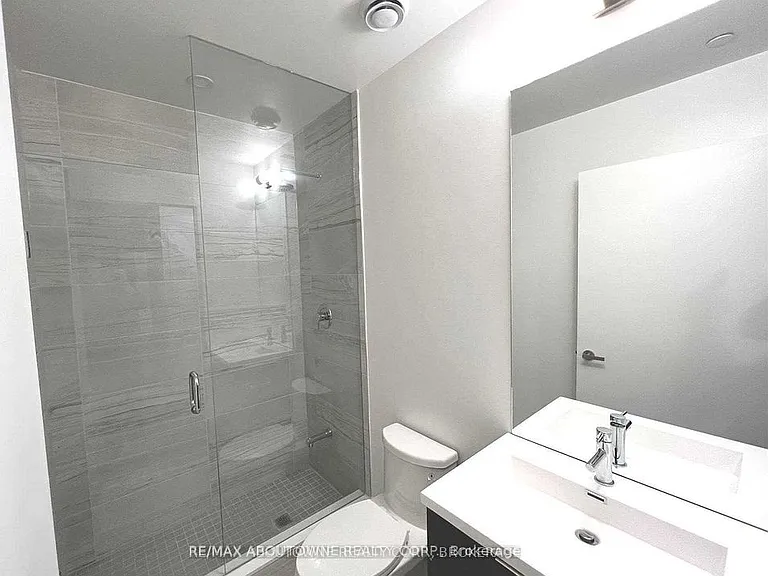 138 Downes St #1105 — Photo 8