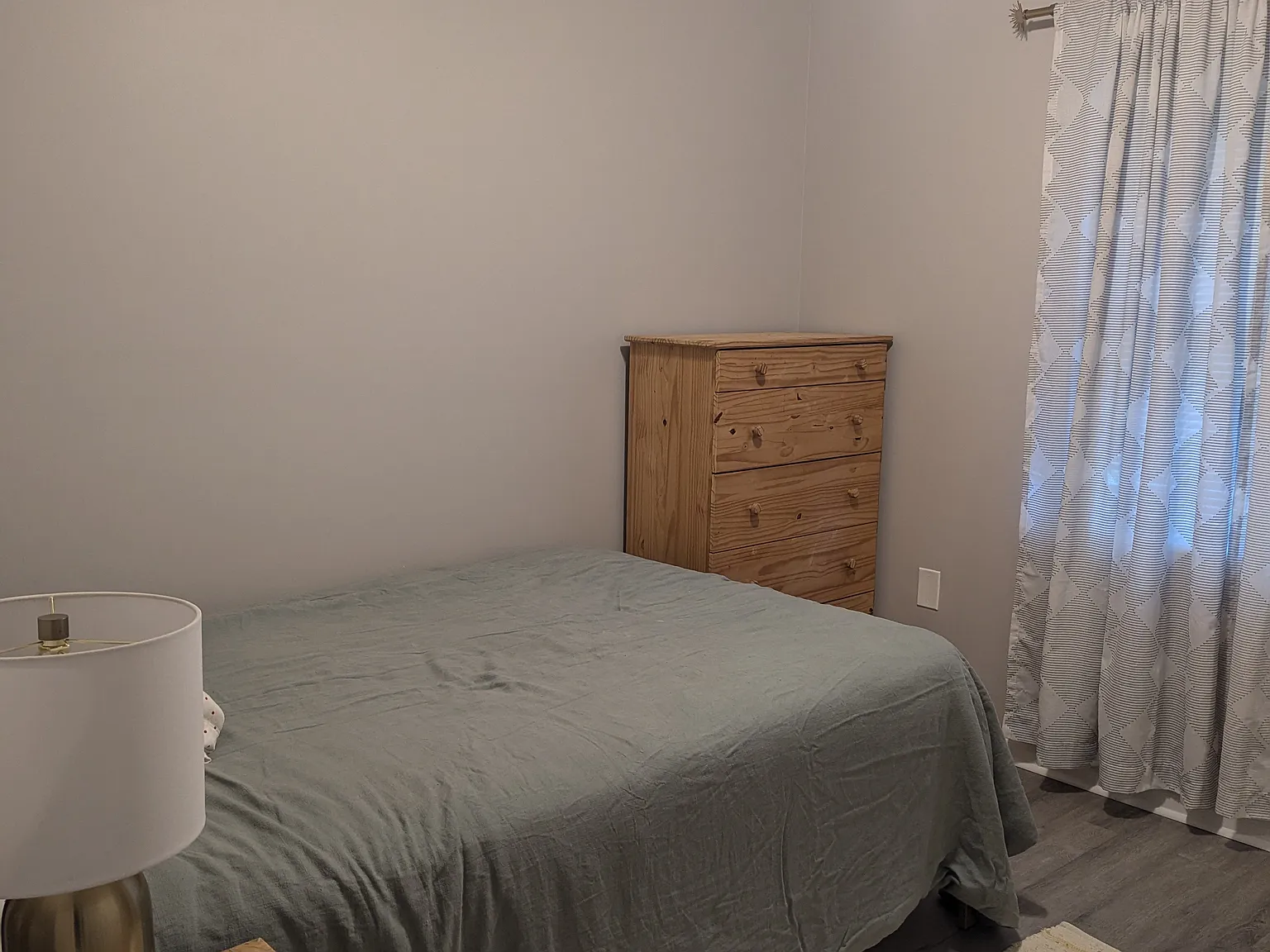 102 Forrest Ave — Photo 2