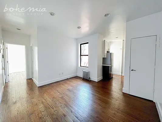 Rented by Bohemia Realty Group | media 7