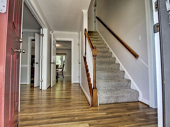2nd image of 9601 Kingscroft Dr