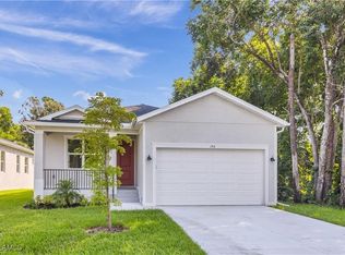 194 2nd St, Naples, FL 34113