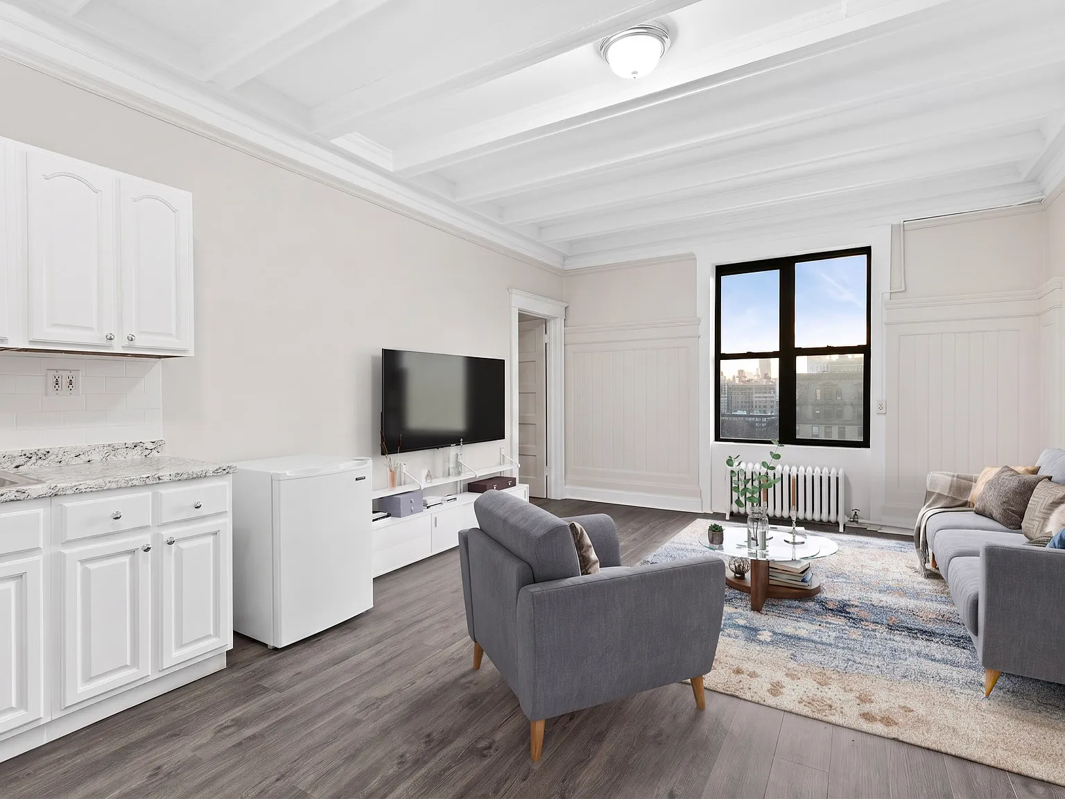 2841 Broadway — Photo 1