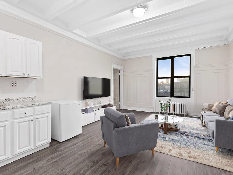 2841 Broadway #6J2