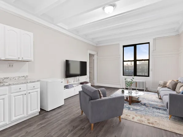 2841 Broadway image 1 of 6