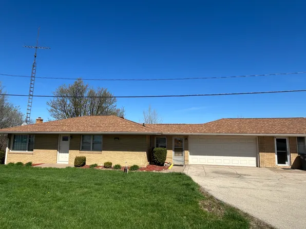 4487 Dodge St, Dubuque, IA 52002