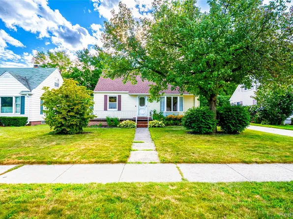 3009 10th Ave, Port Huron, MI 48060