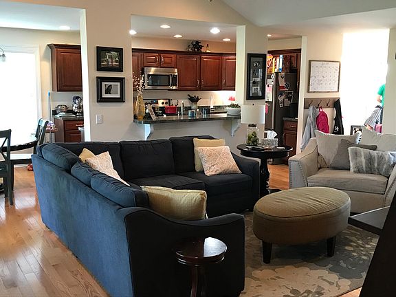 2nd image of 208 Iva Dr