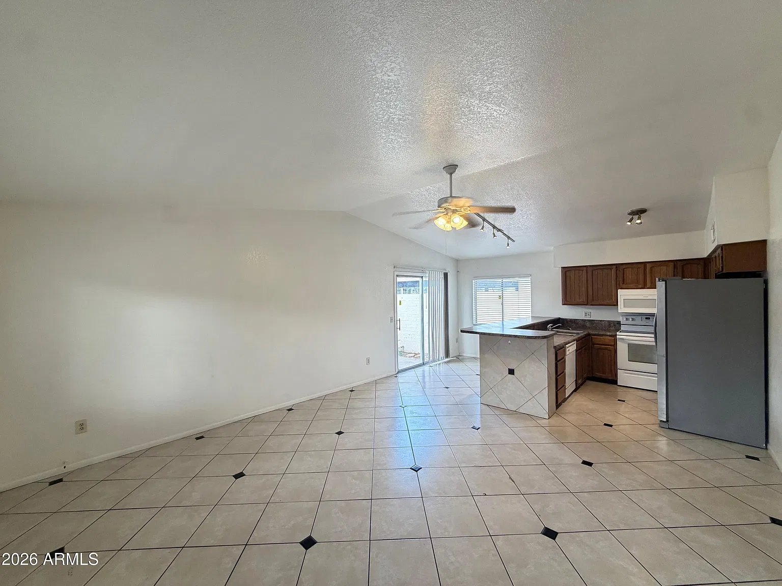 3 bed, 2.0 bath, 1092 sqft, $1,780 — Photo 4