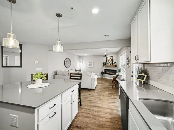 14330 Arctic Cir, Rosemount, MN 55068