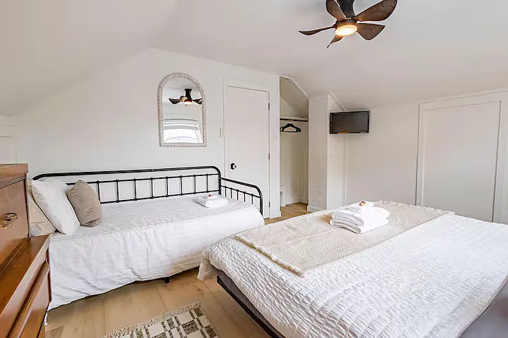 3228 Beresford Rd — Photo 15