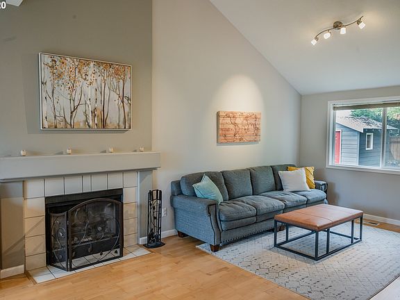 3rd image of 301 SE 41st Ave