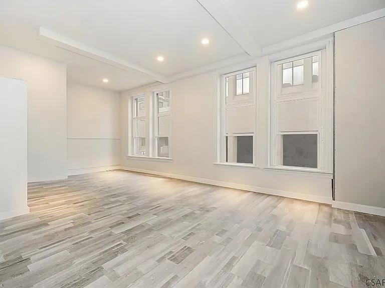500 Main St #201 — Photo 36