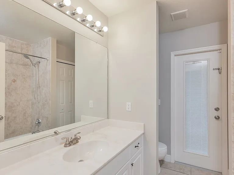 1110 SE 20th Ct — Photo 14