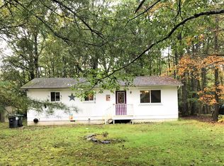 151 Raccoon Rd, Dingmans Ferry, PA 18328