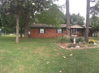 320 S Third St, Binger, OK 73009