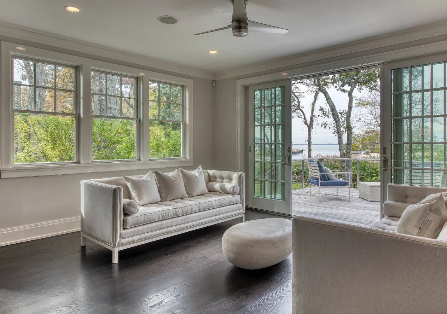 4 Bedroom with Water Views in Noyac — Photo 3